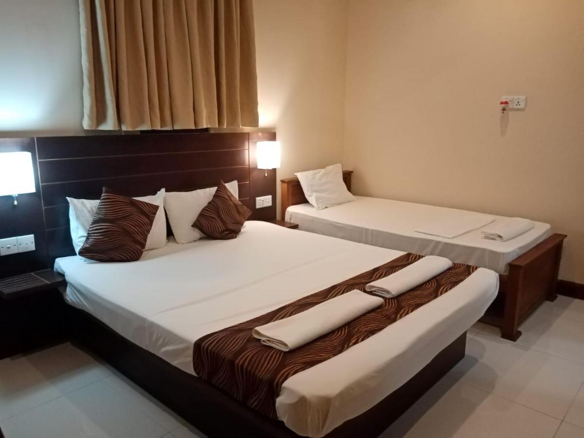 Mercuryfm 101 Yarl Mercury Inn - Jaffna Eksteriør bilde