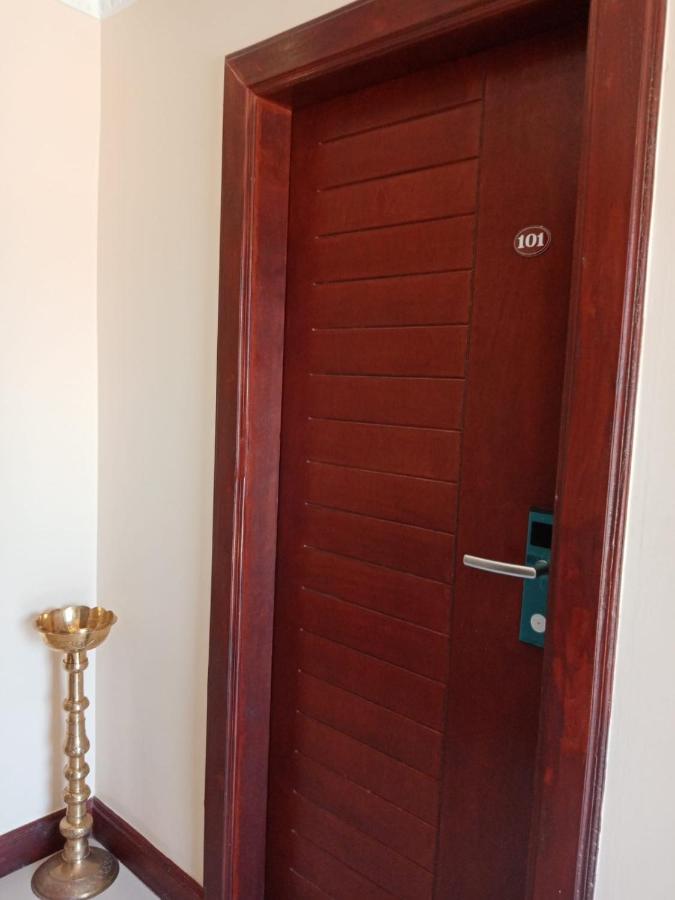 Mercuryfm 101 Yarl Mercury Inn - Jaffna Eksteriør bilde
