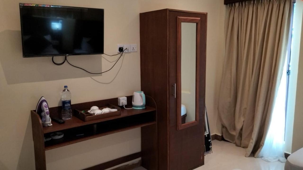 Mercuryfm 101 Yarl Mercury Inn - Jaffna Eksteriør bilde