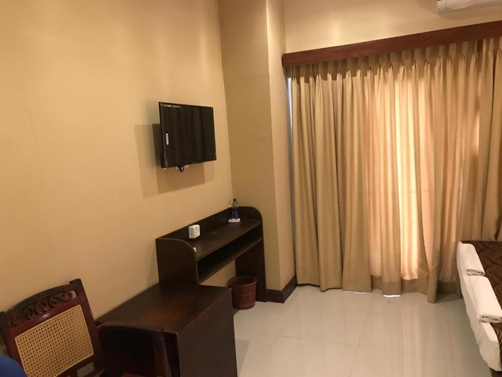 Mercuryfm 101 Yarl Mercury Inn - Jaffna Eksteriør bilde